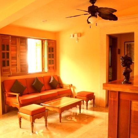 Mallorca Hotel & Suites Канкун Екстериор снимка